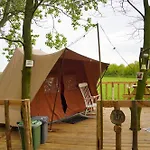 Kampeerbeleving Dijksehoeve * Nistelrode